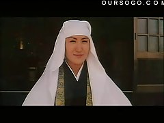 Japanische Nonne lässt sich anständig poppen